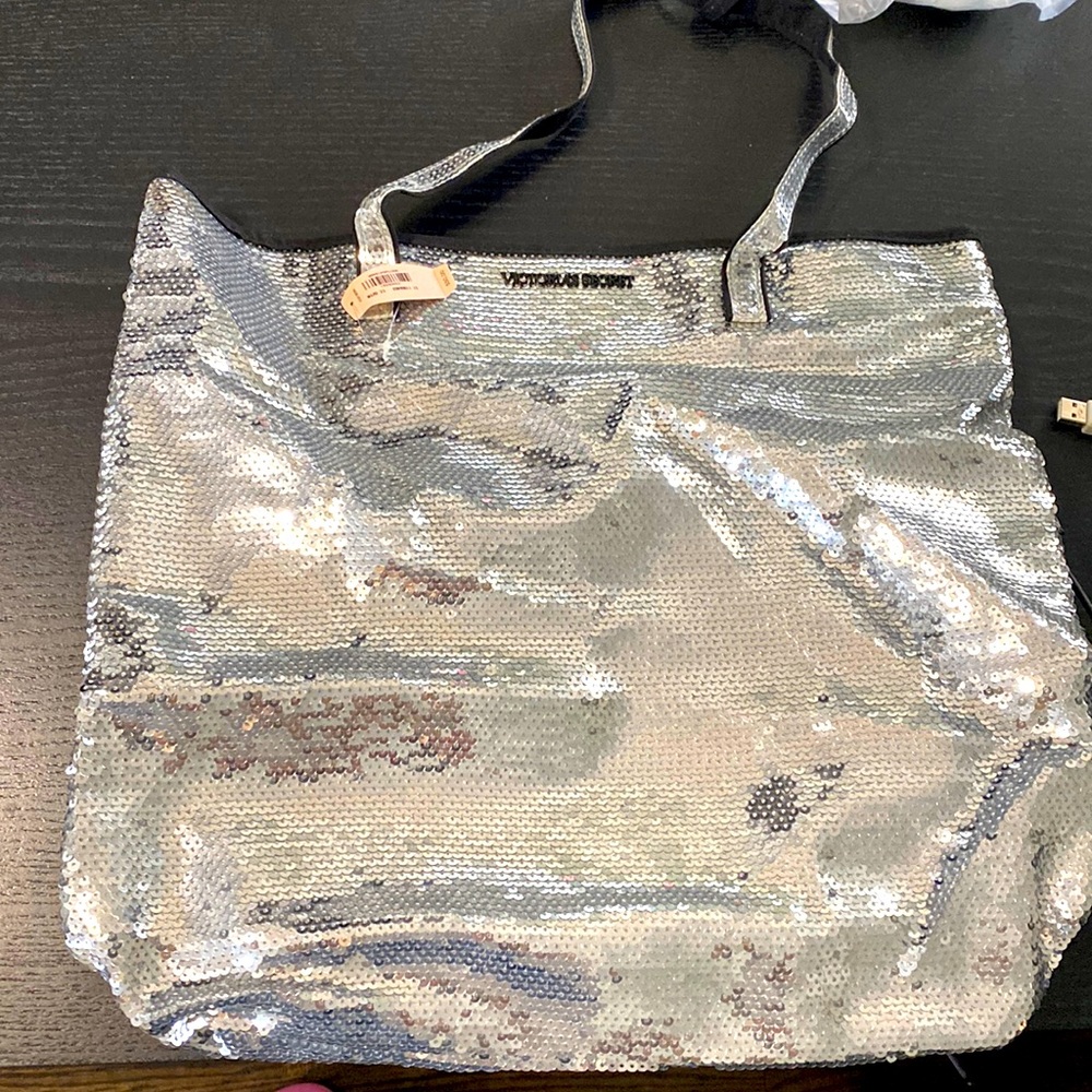 New with tags Victoria’s Secret tote